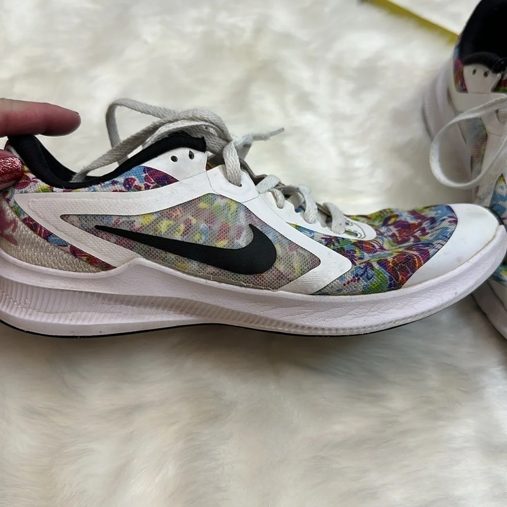 Nike downshifter running shoe US 4.5 Y